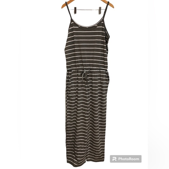 Grey and white stripped wide legged jumpsuit with adjustable straps Size… - Picture 1 of 6